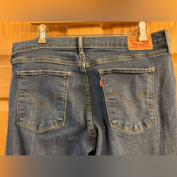 Levi’s Classic Bootcut Women’s Blue Denim Jeans Size 32 Mid-Rise Slim Fit - Picture 2 of 5